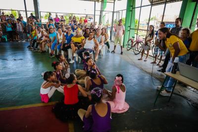 Moradores da Sacramenta conhecem projetos sociais da Prefeitura de Belém
