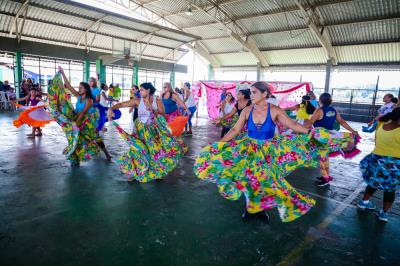 Moradores da Sacramenta conhecem projetos sociais da Prefeitura de Belém