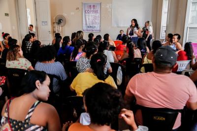 Coordenadoria da Mulher faz palestras visando à saúde de mulheres grávidas