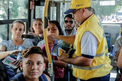 Ação educativa da SeMOB aborda respeito no transporte público municipal