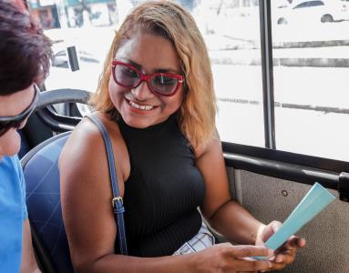 Ação educativa da SeMOB aborda respeito no transporte público municipal