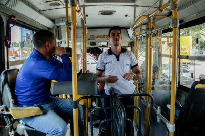 Ação educativa da SeMOB aborda respeito no transporte público municipal