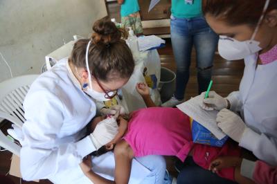 Consultório de Rua leva serviços de saúde bucal e nutricional a venezuelanos