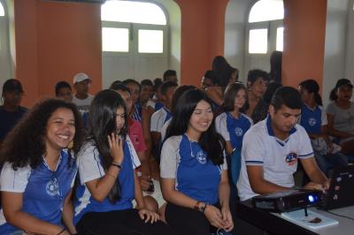 Filme e debate proporcionam a alunos discutir violência contra crianças e adolescentes