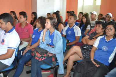 Filme e debate proporcionam a alunos discutir violência contra crianças e adolescentes