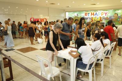 Sesma leva postos de vacinação aos shoppings da capital