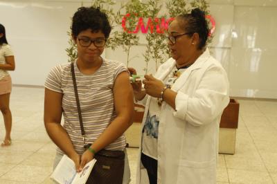 Sesma leva postos de vacinação aos shoppings da capital