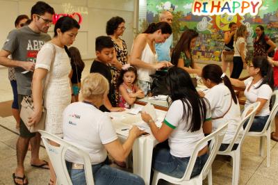 Sesma leva postos de vacinação aos shoppings da capital