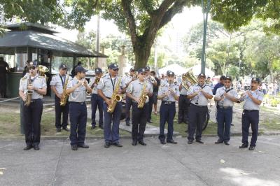 Sesma alerta sobre uso incorreto de medicamentos e leva serviços à praça