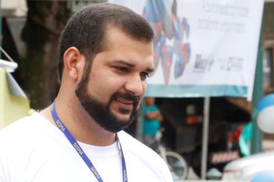 Sesma alerta sobre uso incorreto de medicamentos e leva serviços à praça