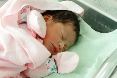 Recém-nascida recebe a chave da cidade de Belém na Semana do Bebê