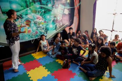 Crianças atendidas no Creas Ilka Brandão ganham programação lúdica