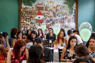 Prefeitura promove baby chá coletivo para mais de 100 gestantes