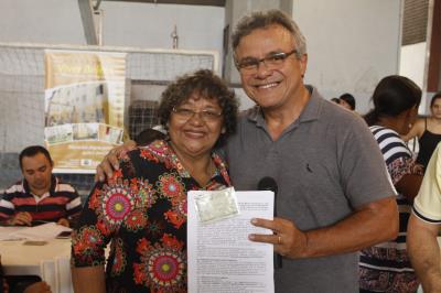 Novos contemplados para o residencial Quinta dos Paricás assinam contrato de entrega dos imóveis