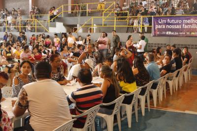 Novos contemplados para o residencial Quinta dos Paricás assinam contrato de entrega dos imóveis