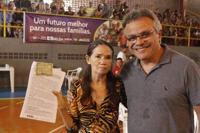 Novos contemplados para o residencial Quinta dos Paricás assinam contrato de entrega dos imóveis