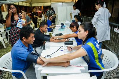 Corujão da Saúde leva serviços à área comercial de Belém