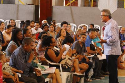 Mais 200 contemplados do Quinta dos Paricás assinam contratos dos imóveis