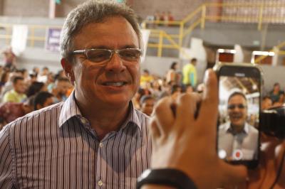 Mais 200 contemplados do Quinta dos Paricás assinam contratos dos imóveis