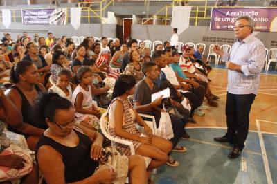 Mais 200 contemplados do Quinta dos Paricás assinam contratos dos imóveis