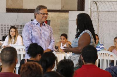 Mais 200 contemplados do Quinta dos Paricás assinam contratos dos imóveis