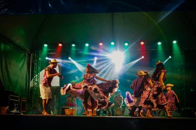 Público lota Praça dos Estivadores para o primeiro dia de Mostra Cultural