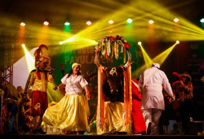 Público lota Praça dos Estivadores para o primeiro dia de Mostra Cultural