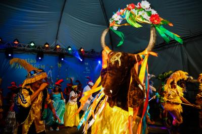 Público lota Praça dos Estivadores para o primeiro dia de Mostra Cultural