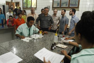 Prefeito vistoria obras na Escola Bosque; investimento é de R$ 2,5 milhões