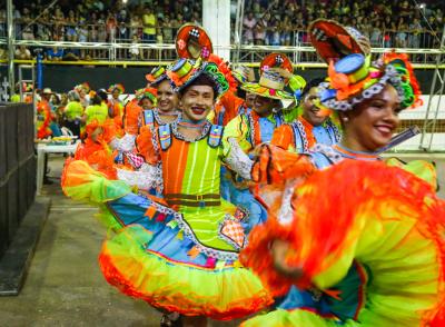 Aldeia Amazônica recebe primeiro dia do concurso de quadrilhas com arquibancadas lotada