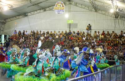 Aldeia Amazônica recebe primeiro dia do concurso de quadrilhas com arquibancadas lotada