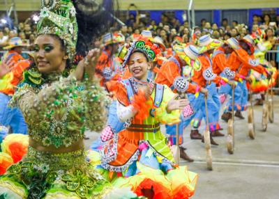 Aldeia Amazônica recebe primeiro dia do concurso de quadrilhas com arquibancadas lotada