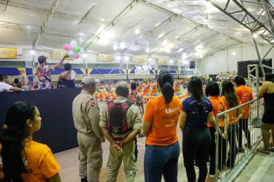 Aldeia Amazônica recebe primeiro dia do concurso de quadrilhas com arquibancadas lotada