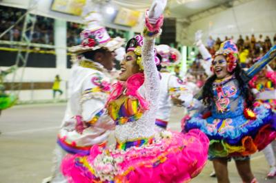 Aldeia Amazônica recebe primeiro dia do concurso de quadrilhas com arquibancadas lotada