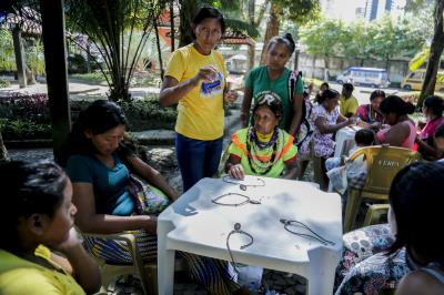 Prefeitura de Belém promove oficina de biojoias para mulheres Warao