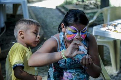 Prefeitura de Belém promove oficina de biojoias para mulheres Warao