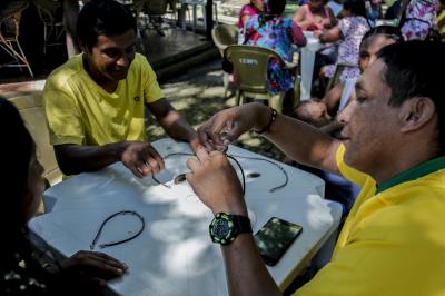 Prefeitura de Belém promove oficina de biojoias para mulheres Warao