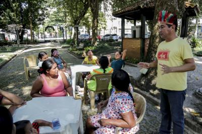 Prefeitura de Belém promove oficina de biojoias para mulheres Warao