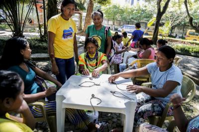 Prefeitura de Belém promove oficina de biojoias para mulheres Warao