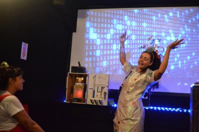 Alunos de Icoaraci aprendem sobre ciência e tecnologia com o Teatro Móvel