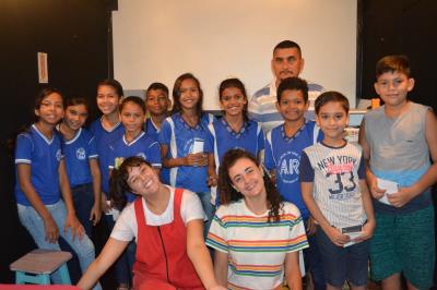 Alunos de Icoaraci aprendem sobre ciência e tecnologia com o Teatro Móvel