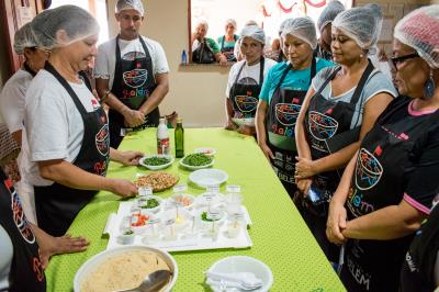 Prefeitura qualifica empreendedores de Cotijuba em boas práticas e manipulação de alimentos