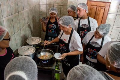 Prefeitura qualifica empreendedores de Cotijuba em boas práticas e manipulação de alimentos