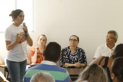 Moradores da Cremação recebem serviços do programa Prefeitura no Bairro