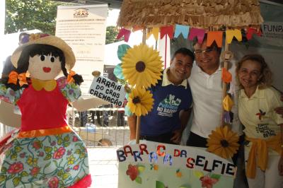 Moradores da Cremação recebem serviços do programa Prefeitura no Bairro