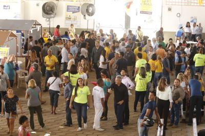 Moradores da Cremação recebem serviços do programa Prefeitura no Bairro