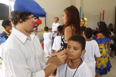 Moradores da Cremação recebem serviços do programa Prefeitura no Bairro