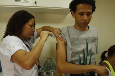 Moradores da Cremação recebem serviços do programa Prefeitura no Bairro