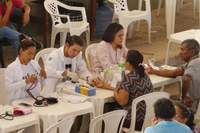 Moradores da Cremação recebem serviços do programa Prefeitura no Bairro