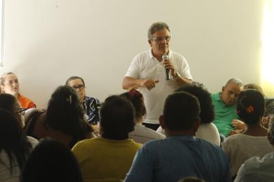 Moradores da Cremação recebem serviços do programa Prefeitura no Bairro